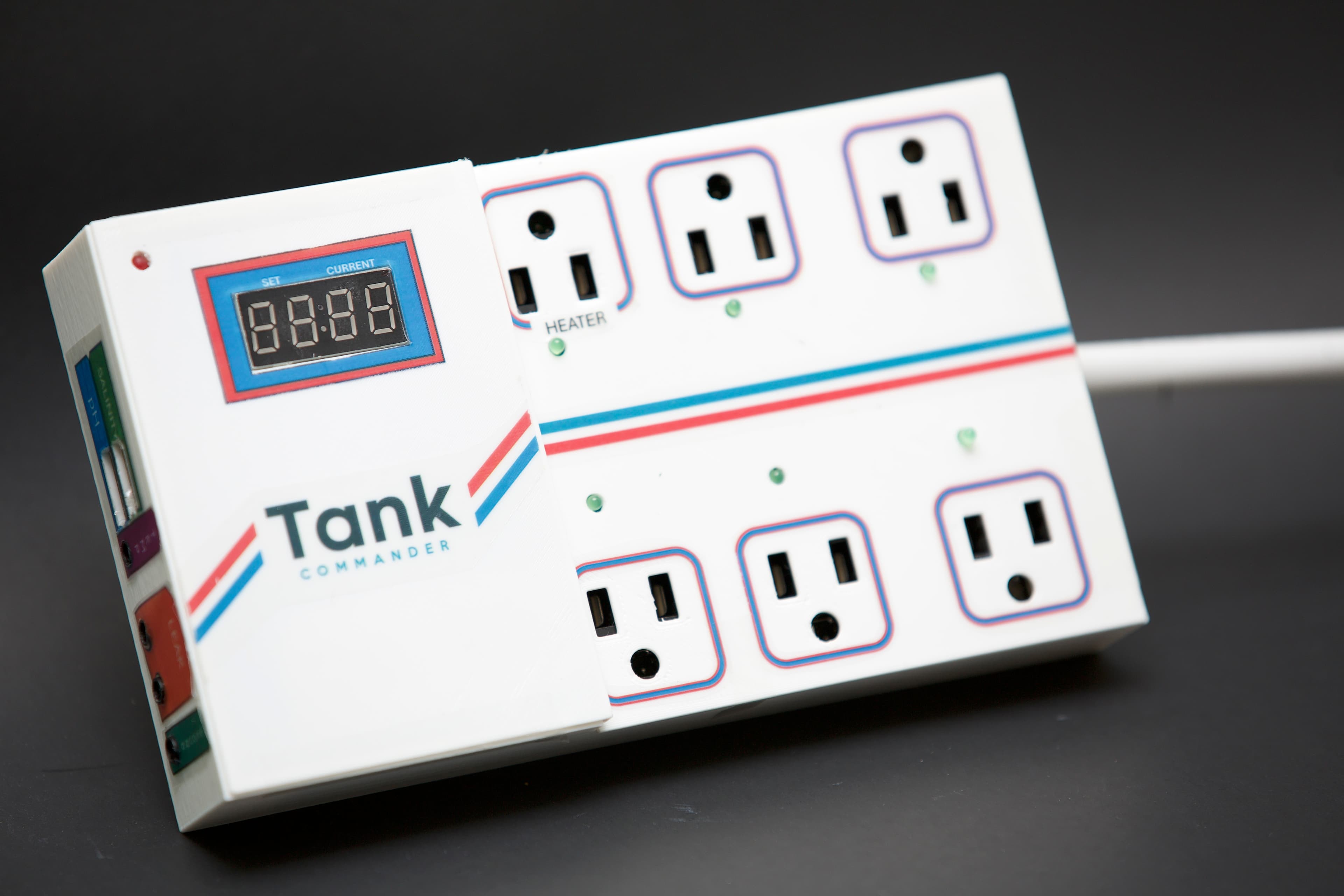 Tank Commander aquarium controller with LCD display and six smart power outlets